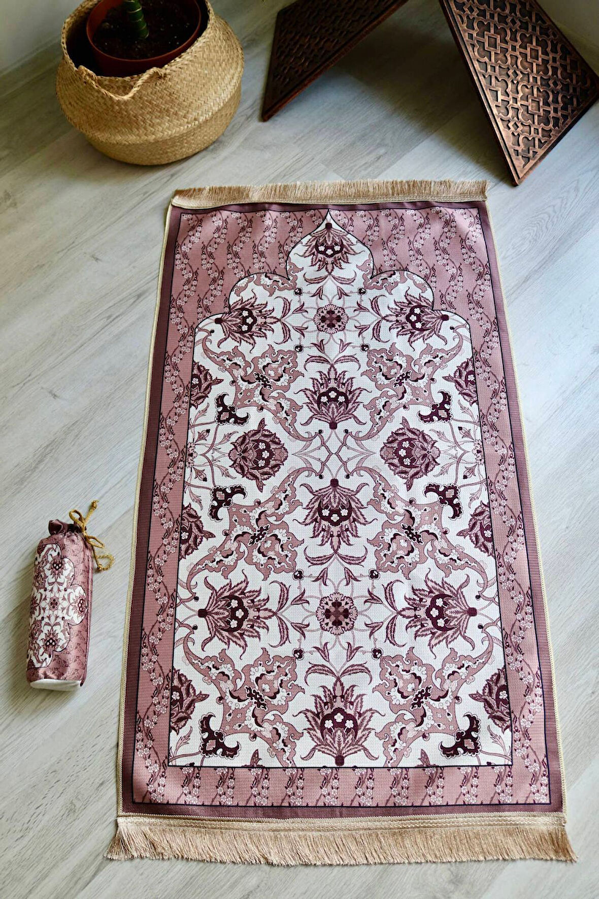 Taşınabilir İpek Dokulu Keseli Seccade S1031 Gül Kurusu