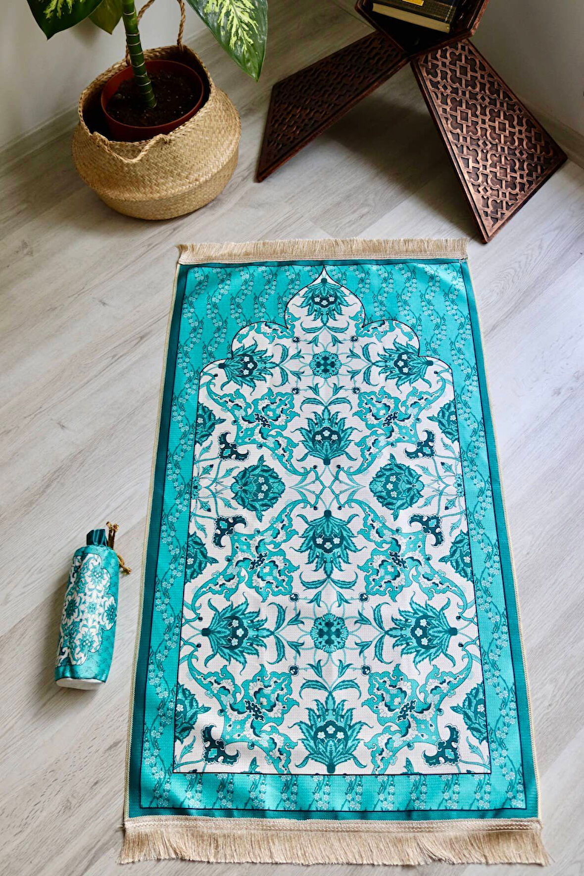 Taşınabilir İpek Dokulu Keseli Seccade S1031 Mavi Renk