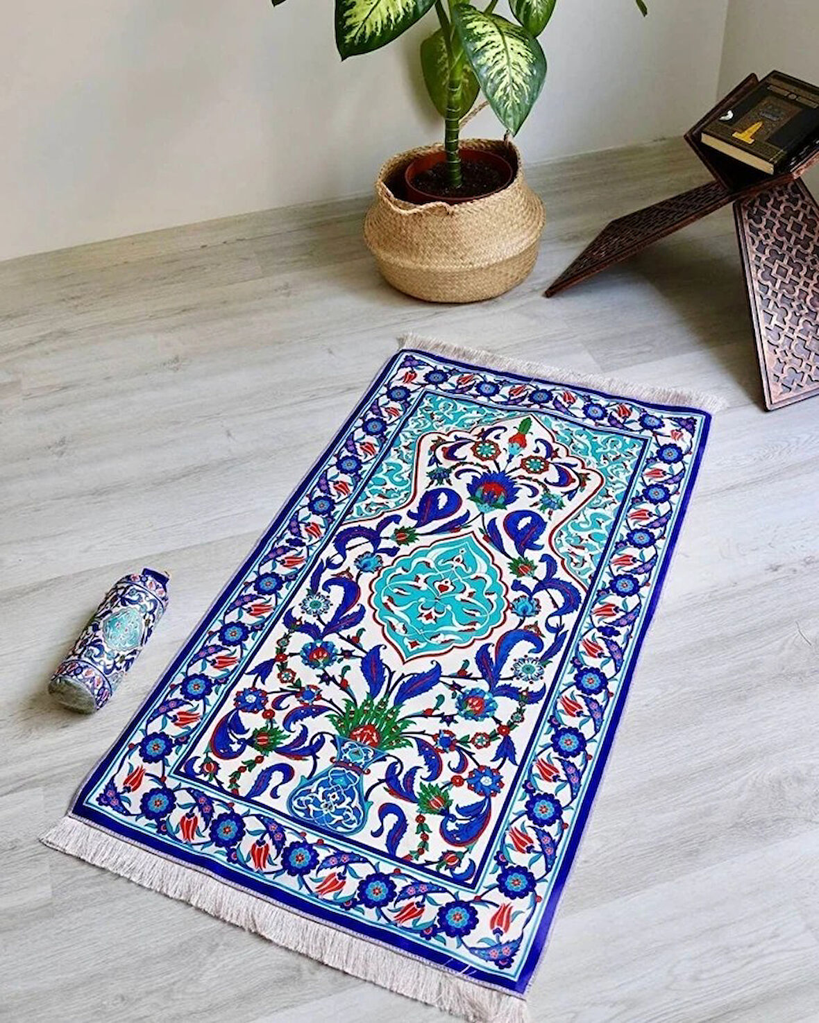 Ebru Desenli İpek Dokulu Keseli Seccade Mavi