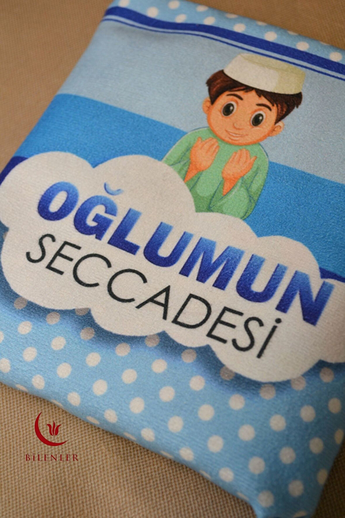 Çantalı Erkek Çocuk Seccadesi-Oğlumun Seccadesi (Mavi)