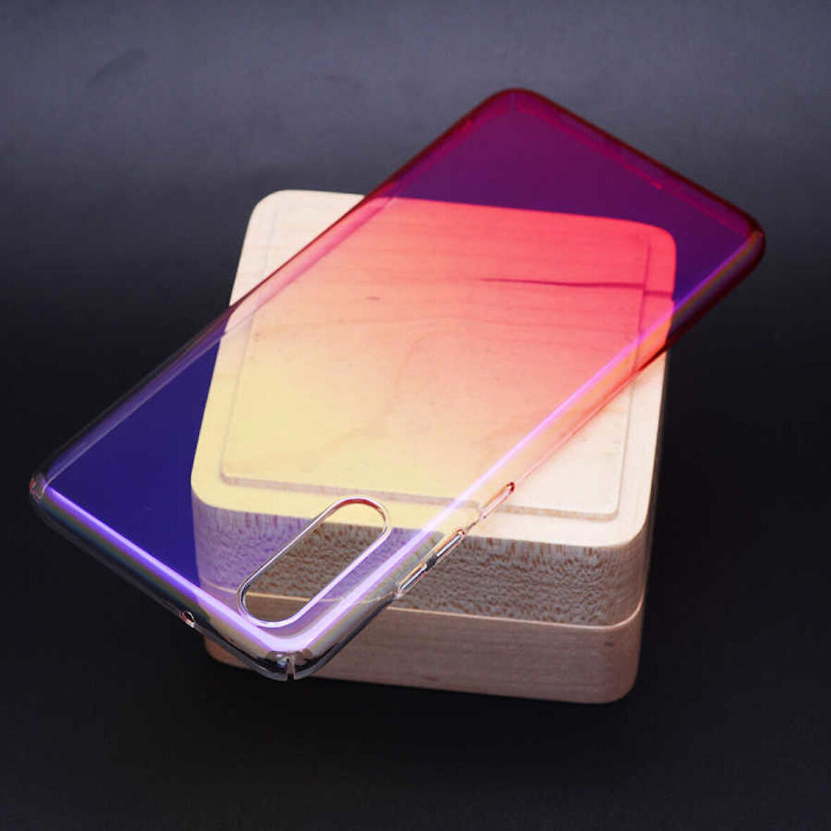 Huawei P20 Kılıf Parlak Renk Geçişli Kılıf