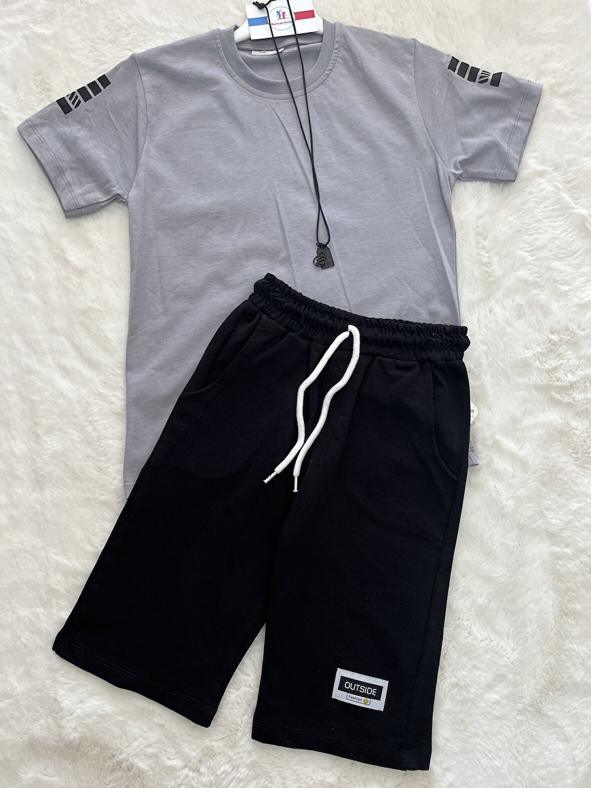 Kolye Hediyeli Kolları Desenli Takım