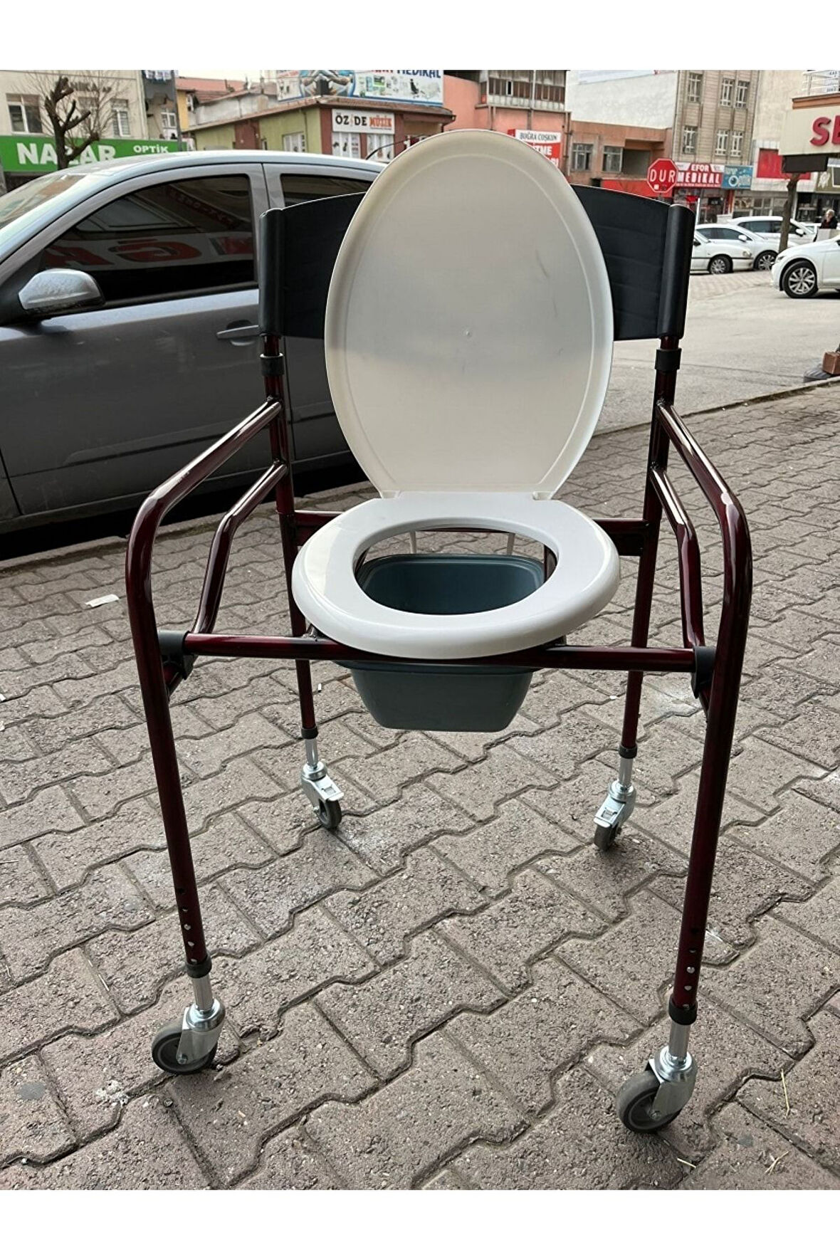 Medikaltec Plastik Kapaklı Tekerlekli Tuvaletli Hasta Sandalyesi