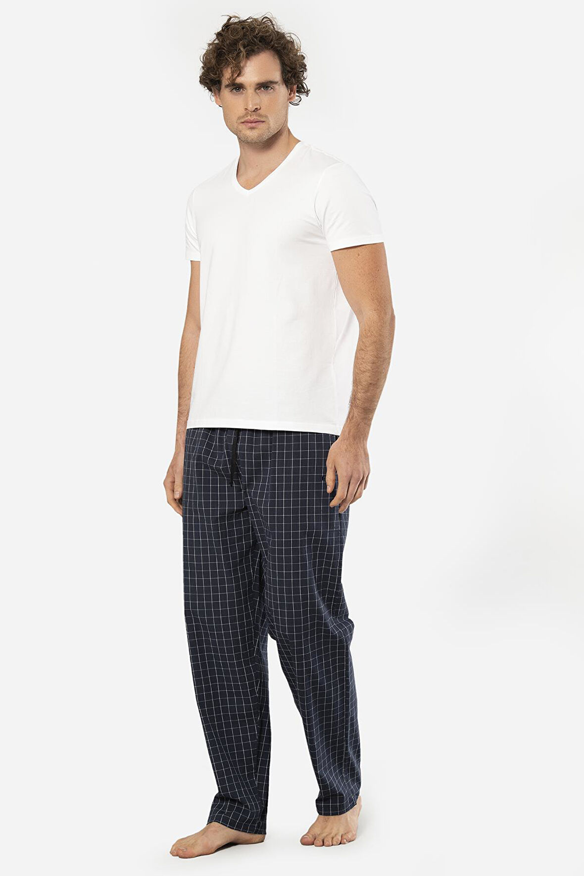 Cacharel V Yaka Kısa Kol T-shirt ve Cepli Ekoseli Alt Pijama Takım