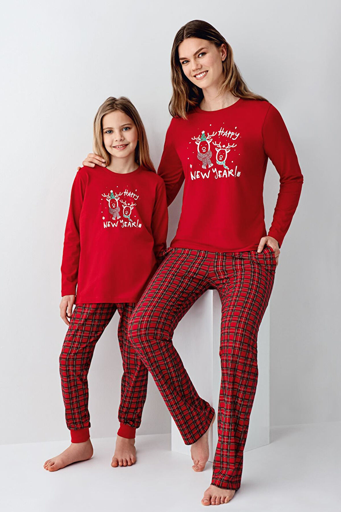 Yılbaşı Özel Üretim Aile Pijama, Kadın Erkek ve çocuk pijamalar ayrı ayrı fiyatlandırılır