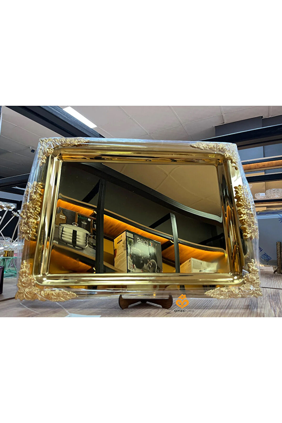 Gold Dikdörtgen Çay Tepsisi – Şık ve Dekoratif Sunum Tepsisi