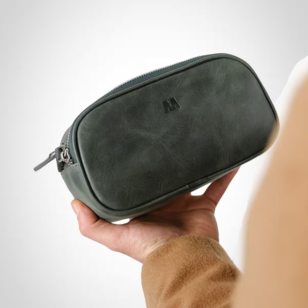 Hakiki Deri Unisex El Çantası – Fermuarlı, Parmak Askılı, Kişiye Özel | Naina 1134