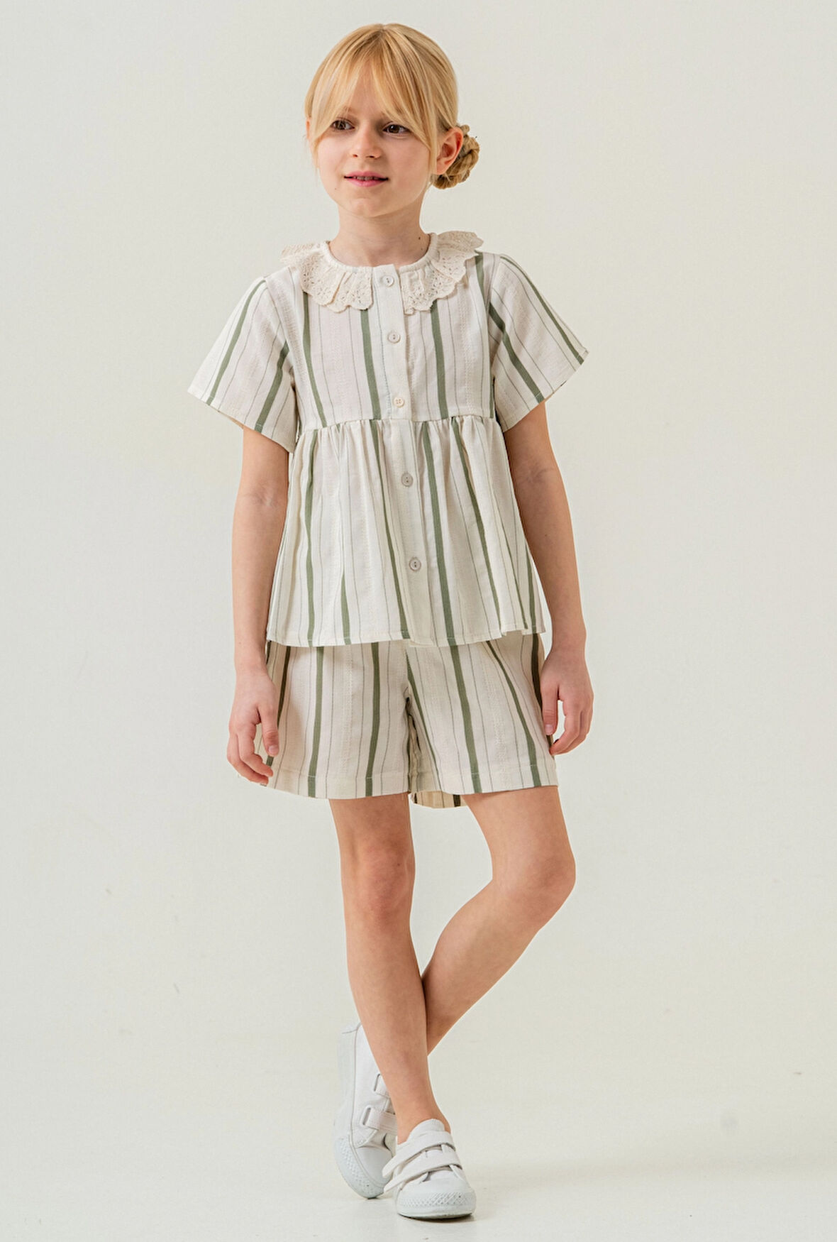 Yaka Detaylı Kız Çocuk Takım 3825