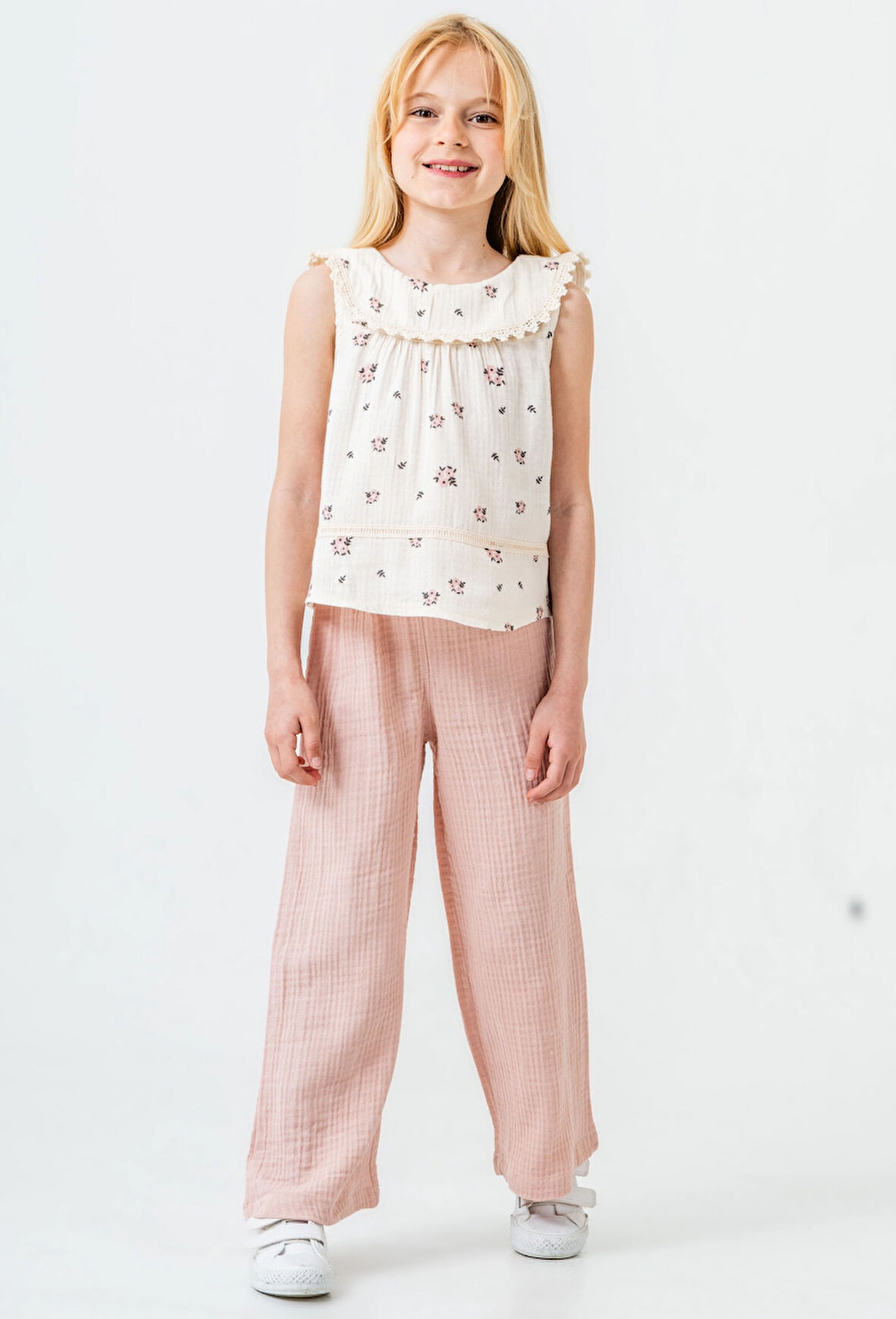 Çiçek Desenli Kız Çocuk Müslin Takım 3828