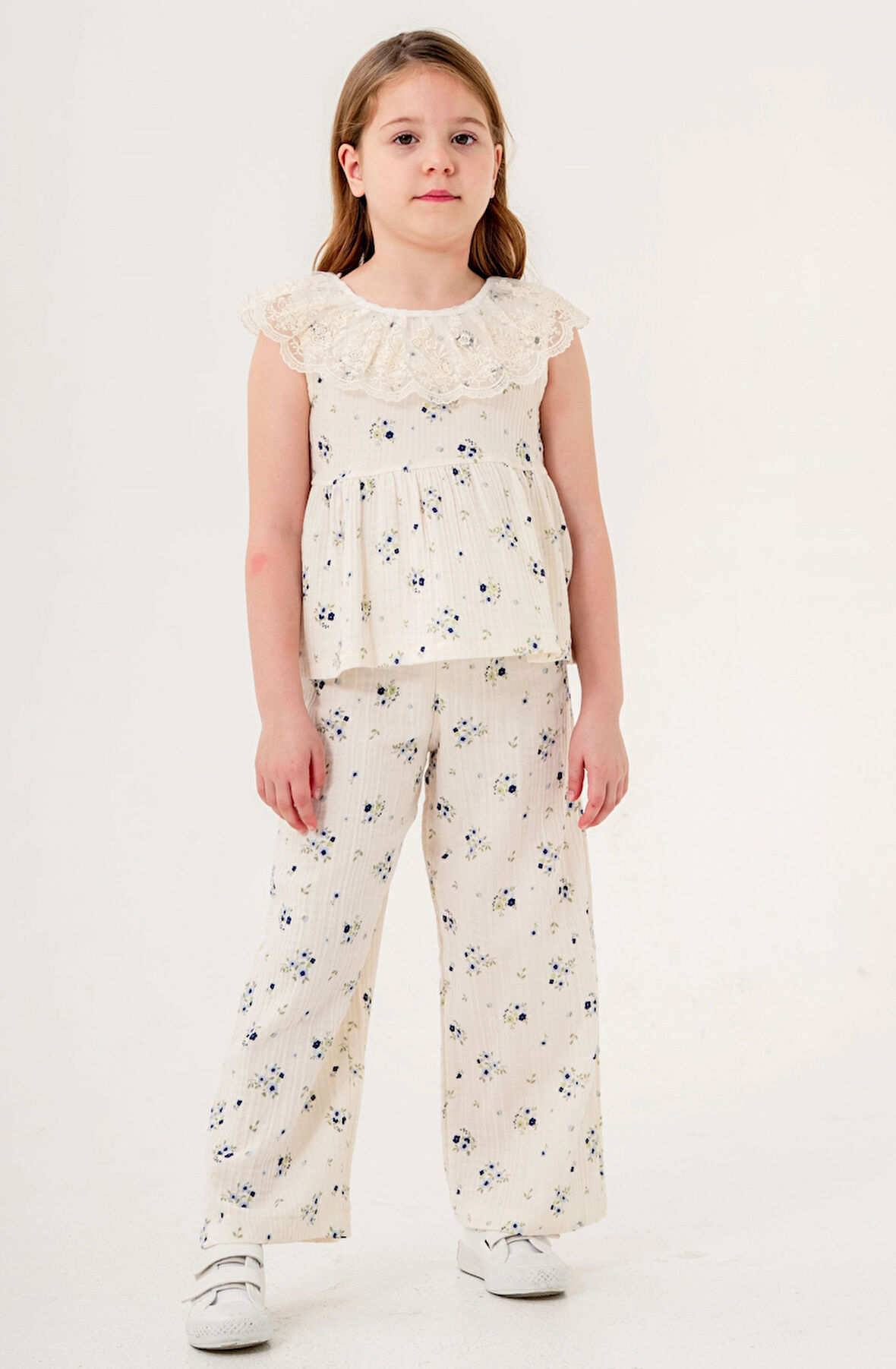 Dantel Yakalı Kız Çocuk Müslin Takım 3831