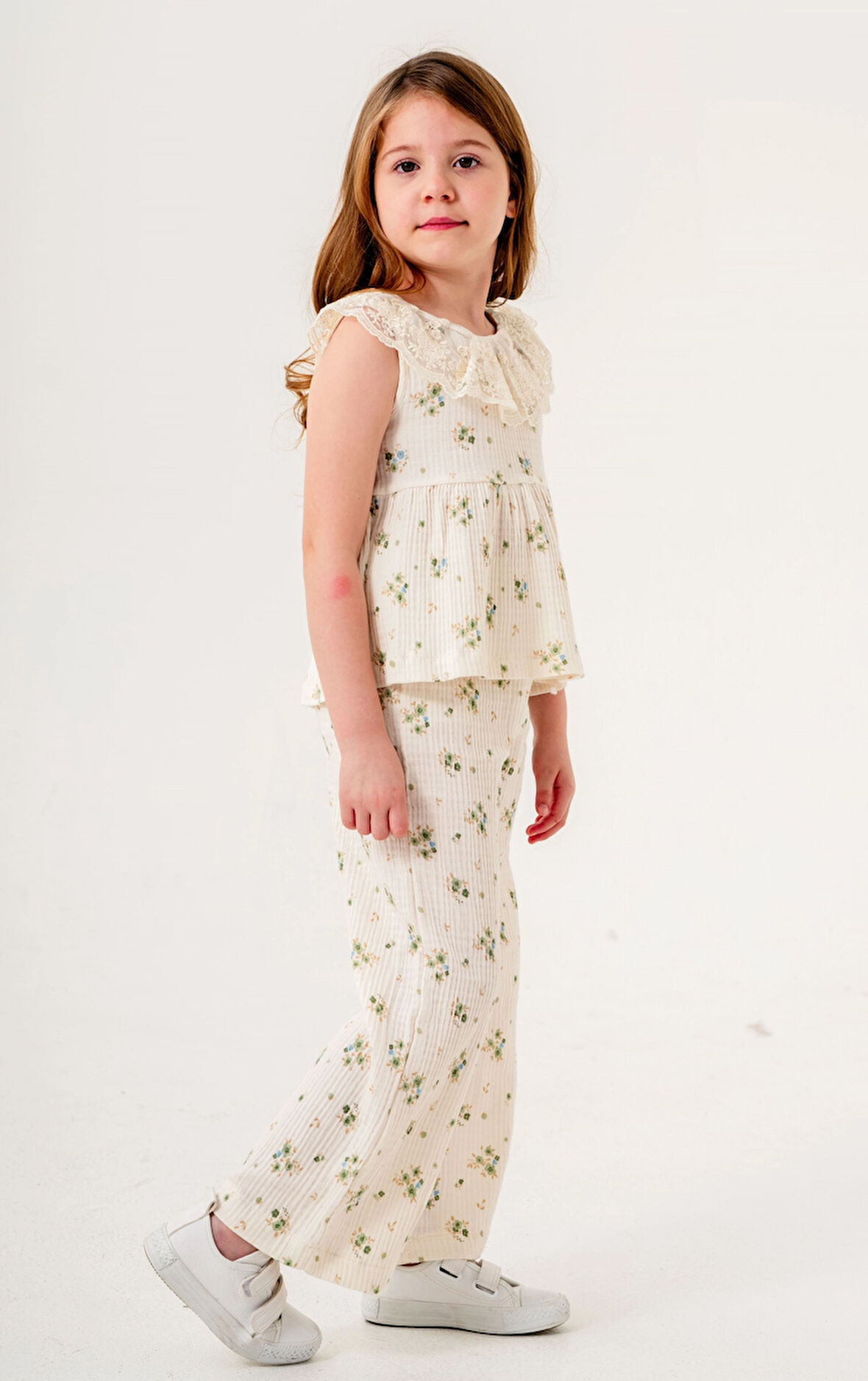 Dantel Yakalı Kız Çocuk Müslin Takım 3831