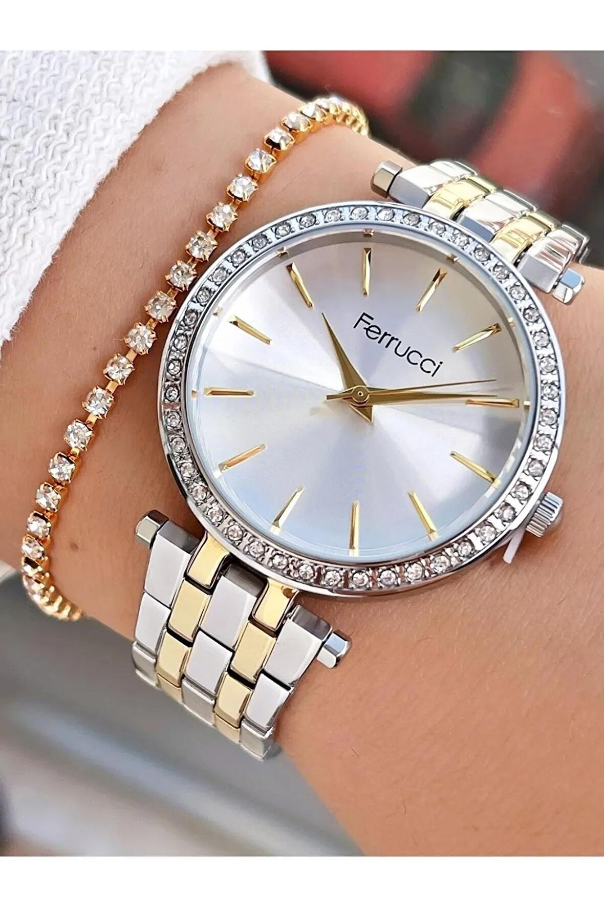 Ferrucci Taşlı Şık Kasa 2 Yıl Garantili 1.Sınıf Çelik Kadın Kol Saat+Bileklik Hediyeli