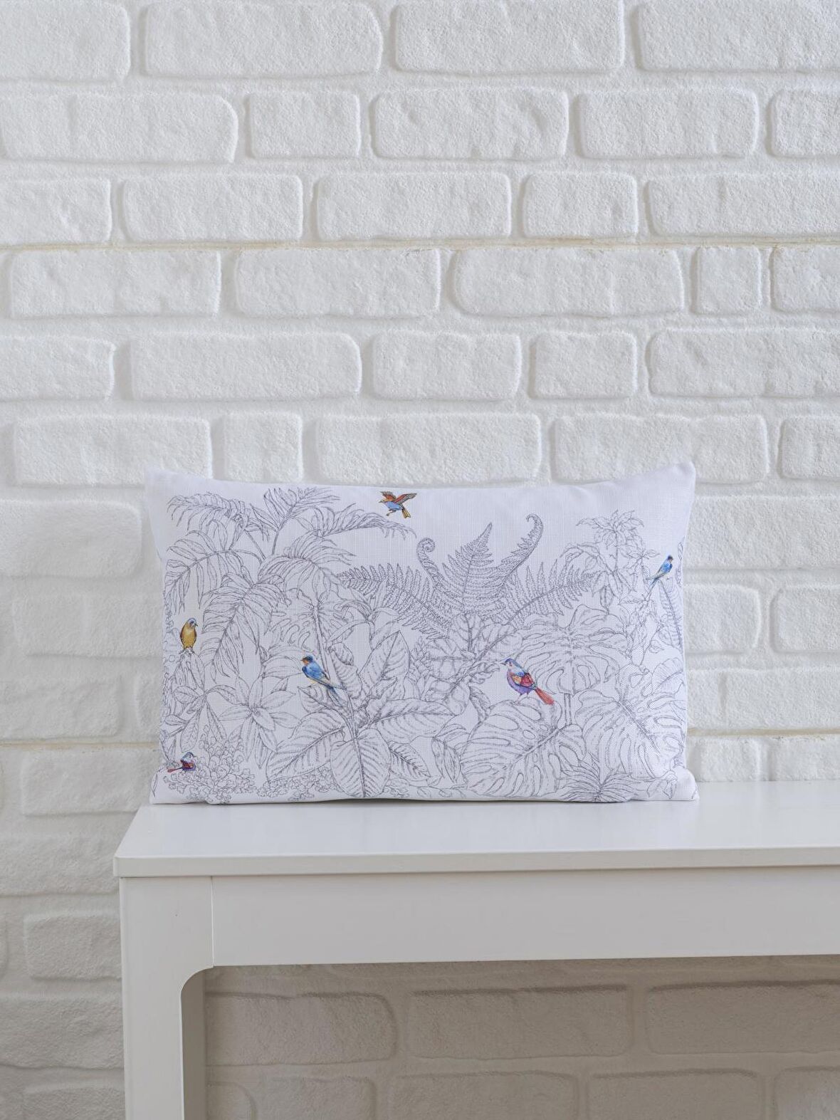 Bahar Temalı Kuş ve Bitki Desenli 35x55 Dikdörtgen Kırlent Kılıfı