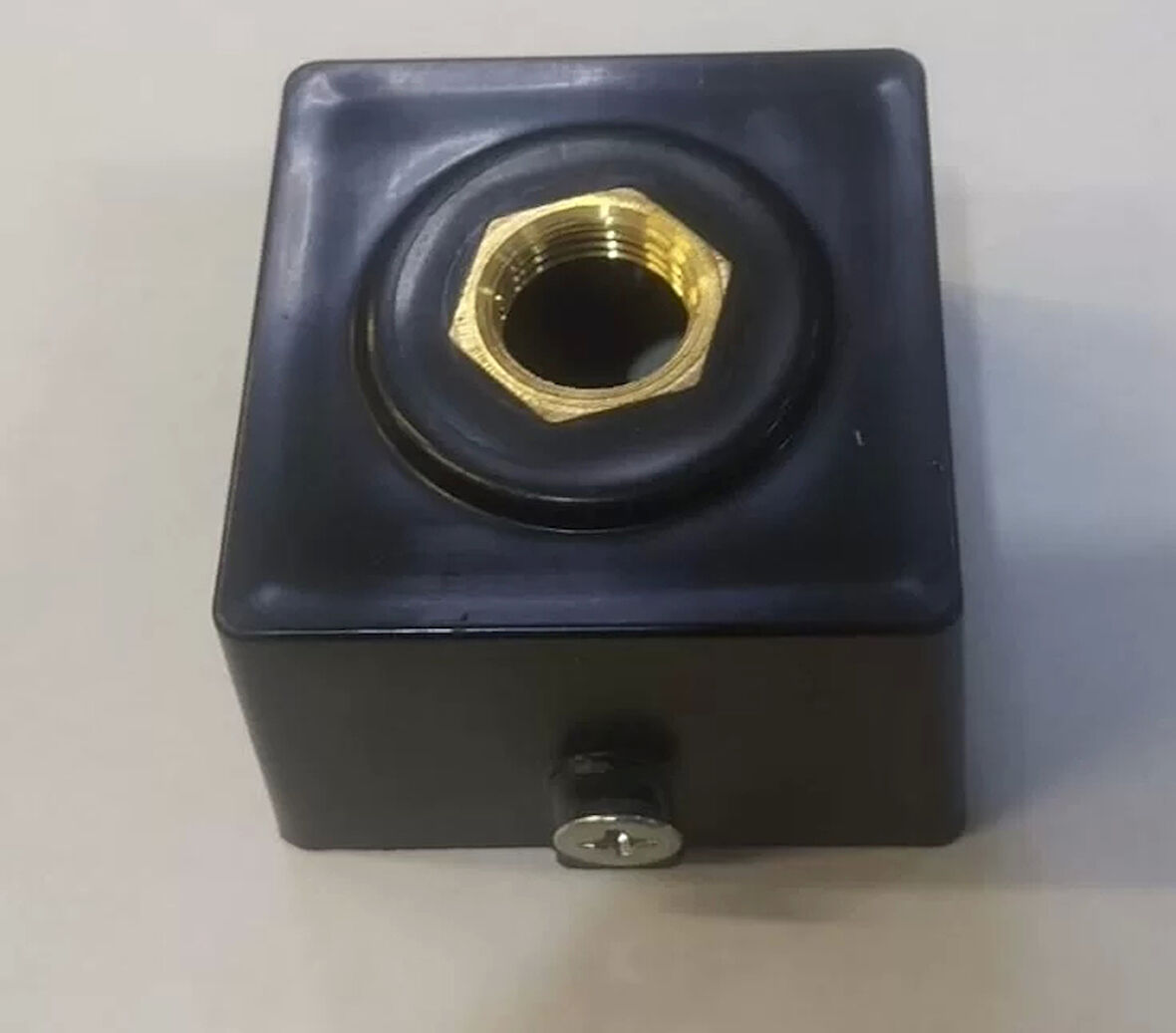 DPA KARE KOVAN ORTA İÇ ÇAP 60 MM SİYAH PLASTİK