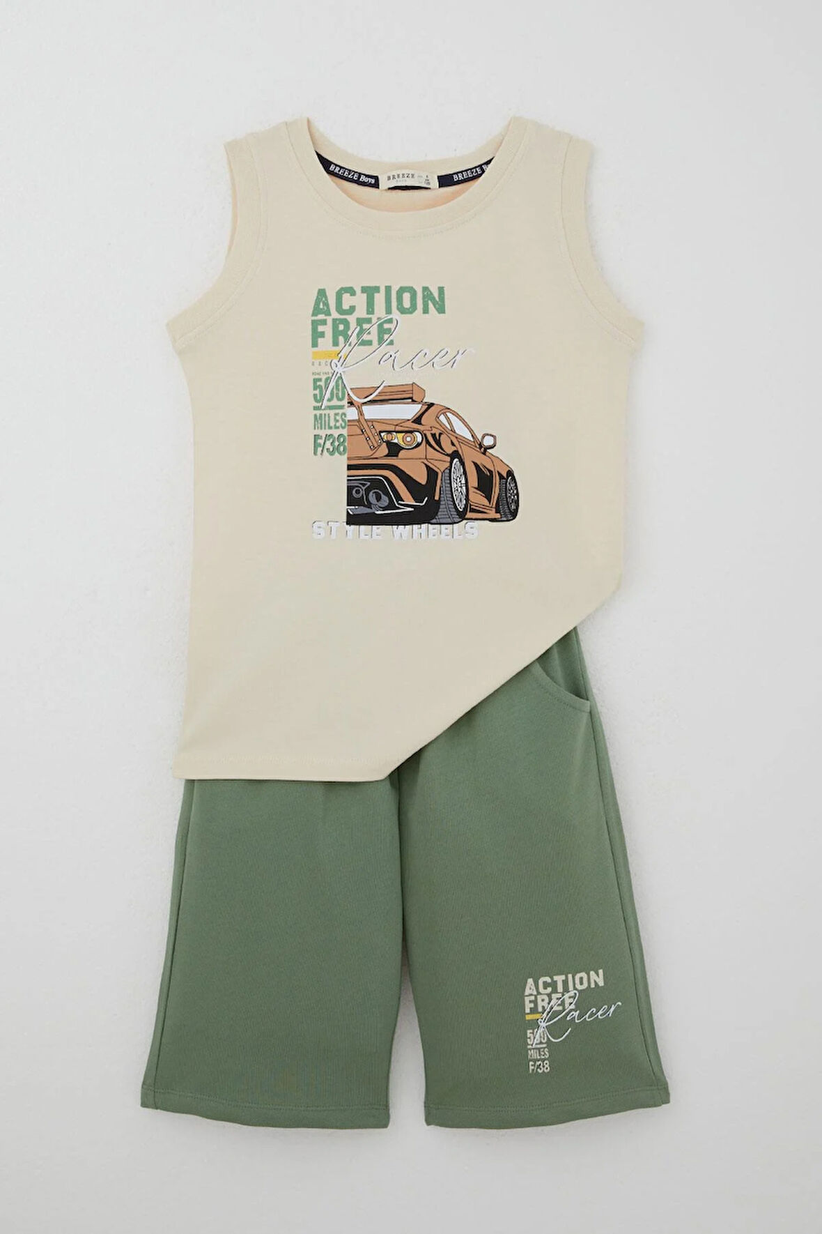 Breeze Erkek Çocuk Şortlu Takım Sıfır Kollu Yarış Pistinin Kahramanı Araba Baskılı 5-10 Yaş, Krem