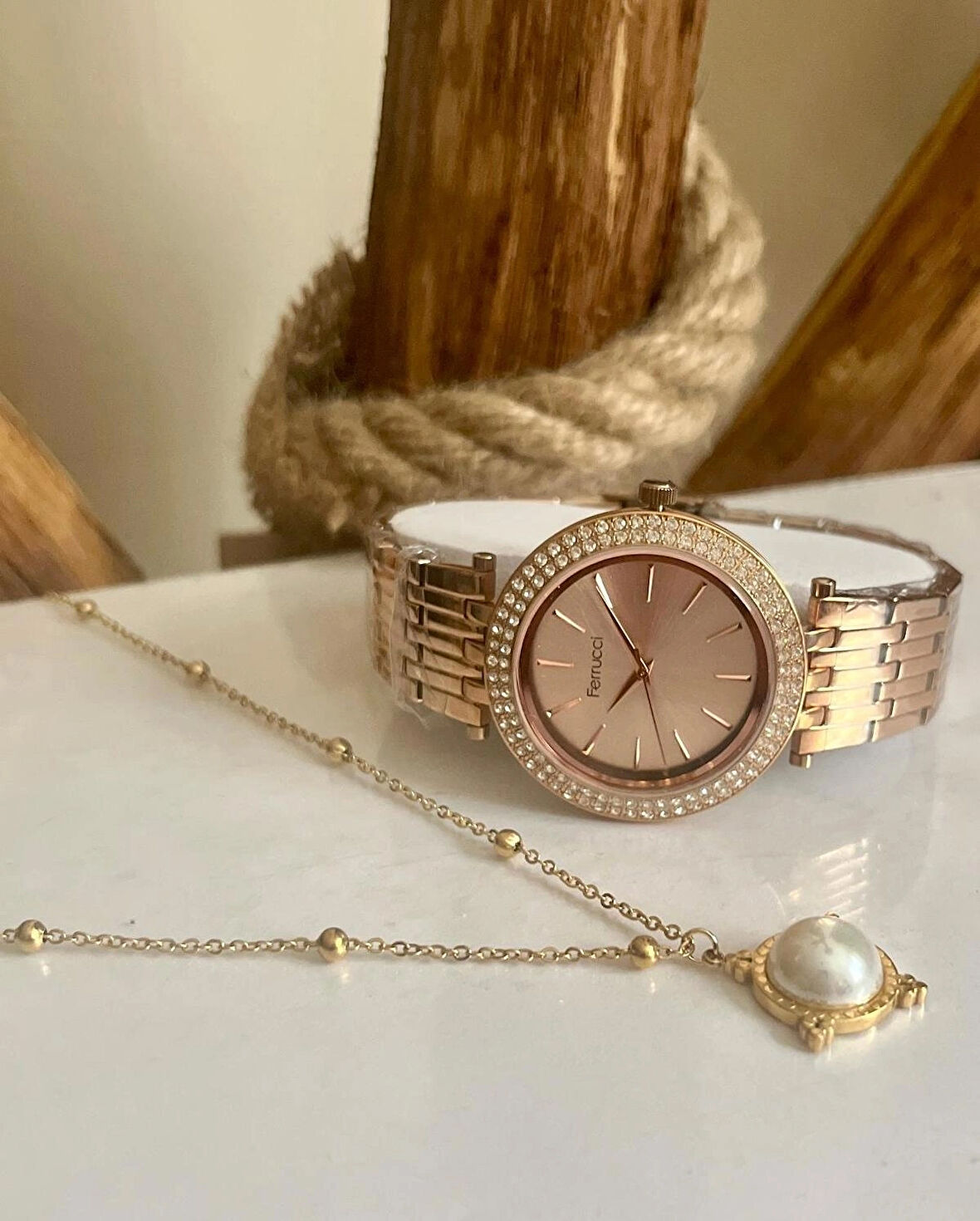 Rosegold Çelik Büyük Kasalı Kadın Kol Saati+%100 Çelik Kolye Hediyeli