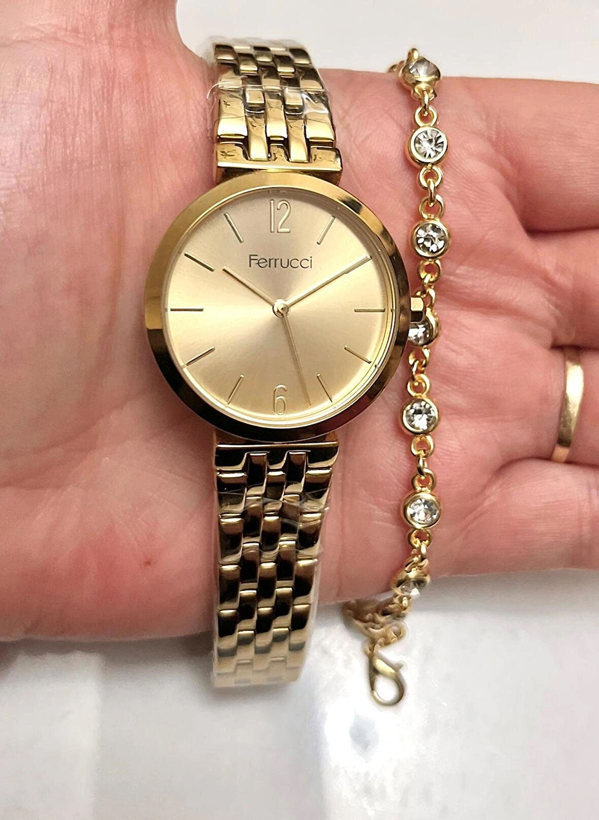 Ferrucci Gold Çelik Klasik Model Kadın Kol Saat+Bileklik Hediyeli