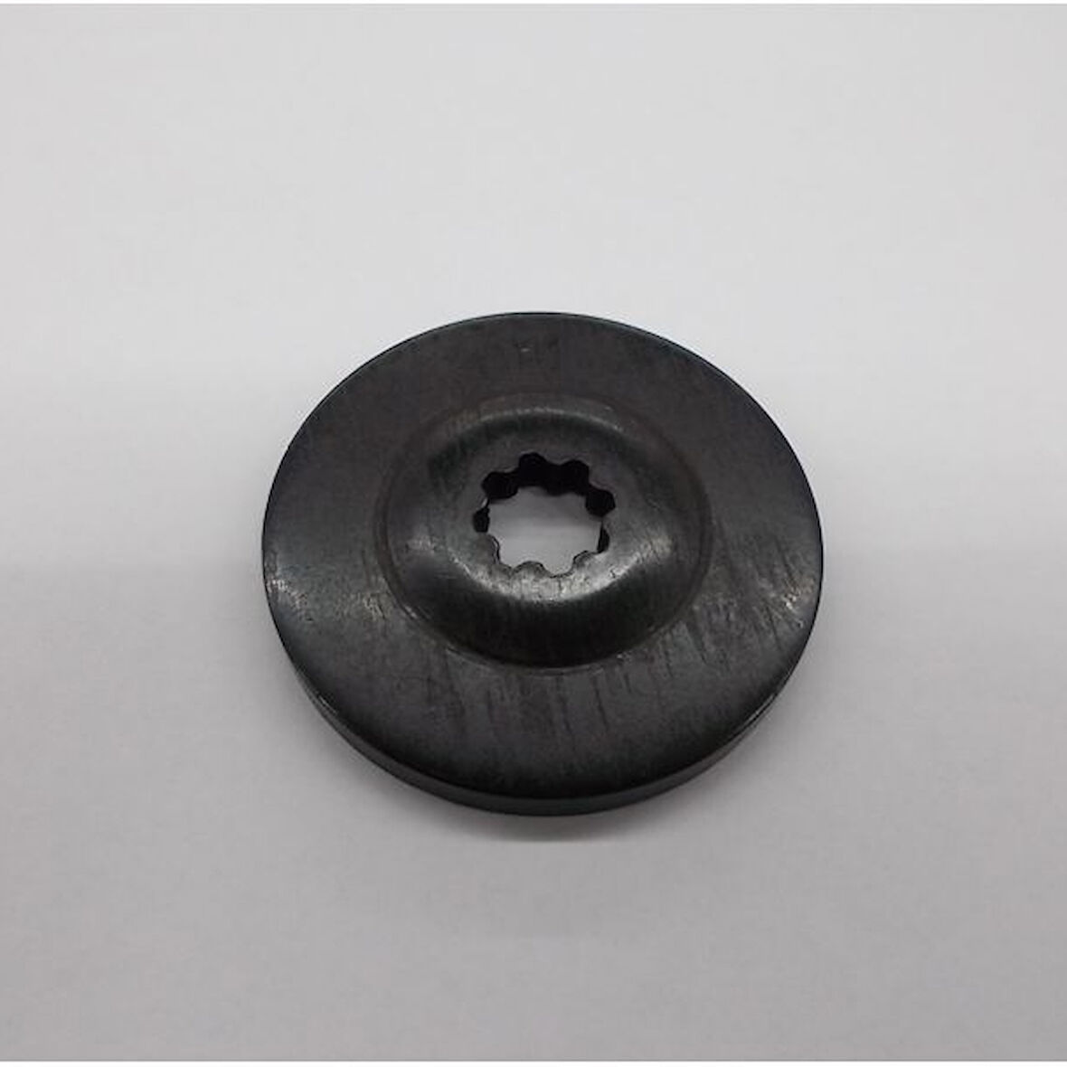 Oleo Mac 750 753 755 Motorlu Tırpan Başlığı 9 Frezeli Alt Flanş