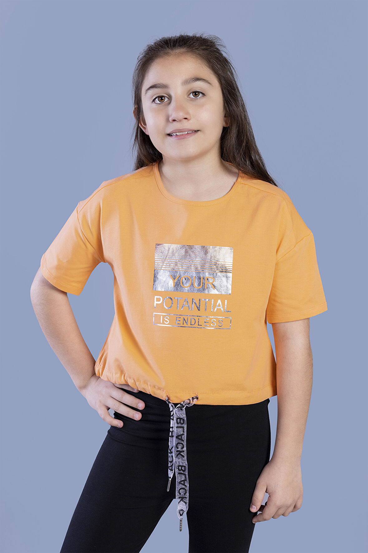 Toontoy Kız Çocuk Crop Model Kordon Detaylı Varak Baskılı Tişört