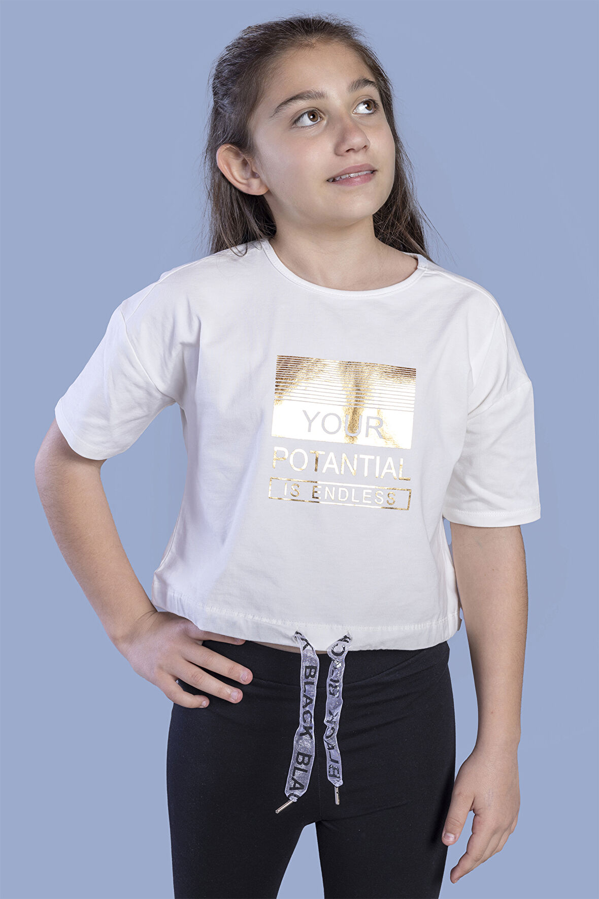 Toontoy Kız Çocuk Crop Model Kordon Detaylı Varak Baskılı Tişört