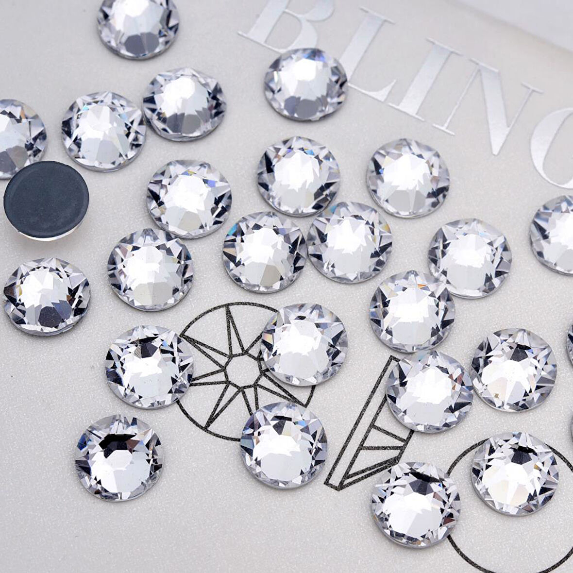 Gymo Ultra Premium Kalite (2088) Altı Düz Ütü İle Yapışan (Hotfix) Kristal Taş SS20 (4.6-4.8mm) Crystal (10 Gross - 1440 Adet)