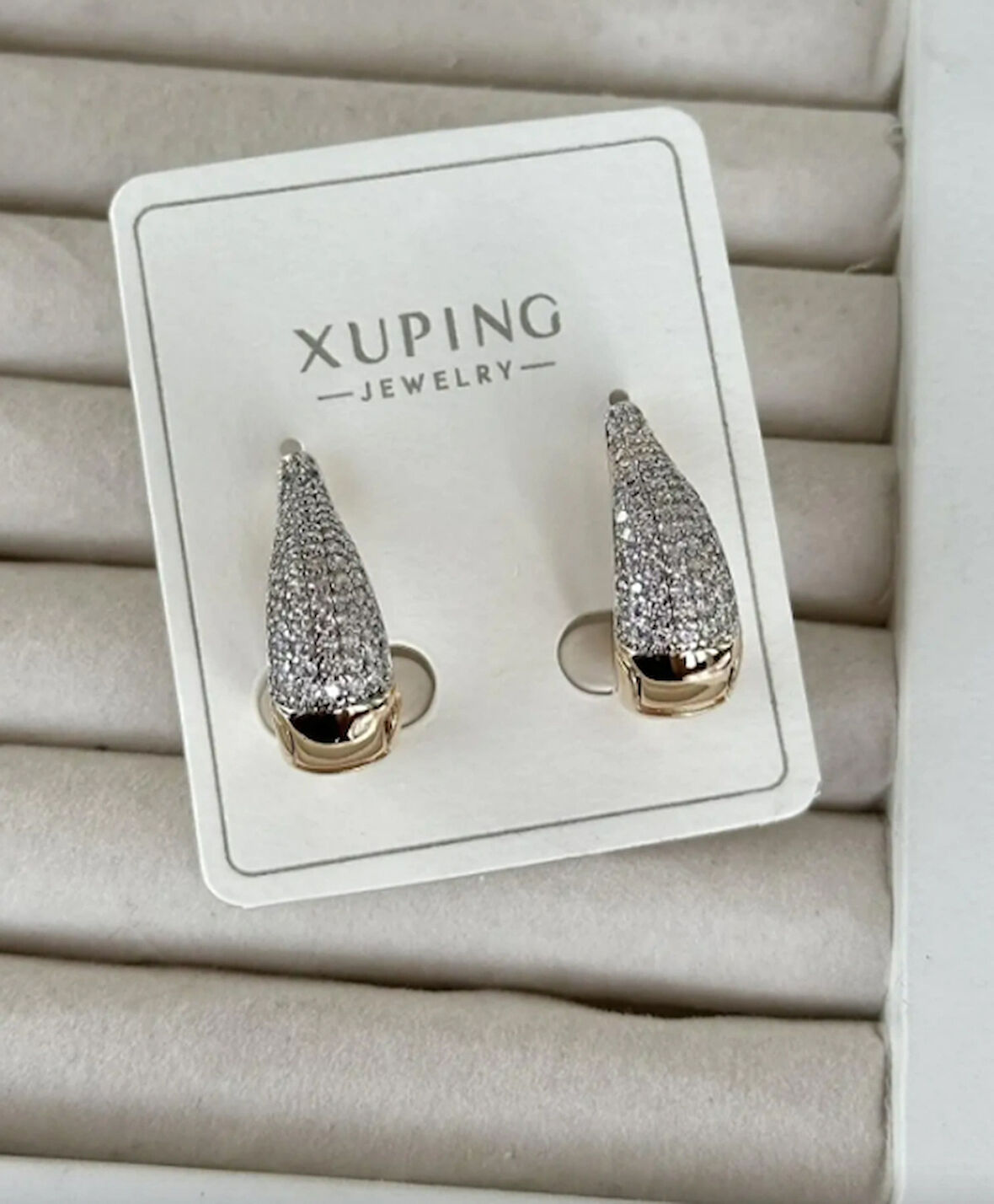 Altın Renk Taş Detaylı  Xuping Küpe (Çift)