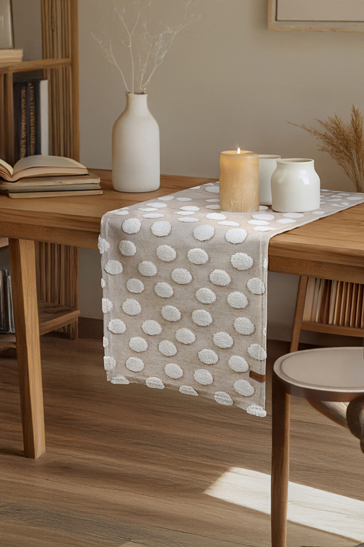 Jakarlı Masa Runner Point Bej