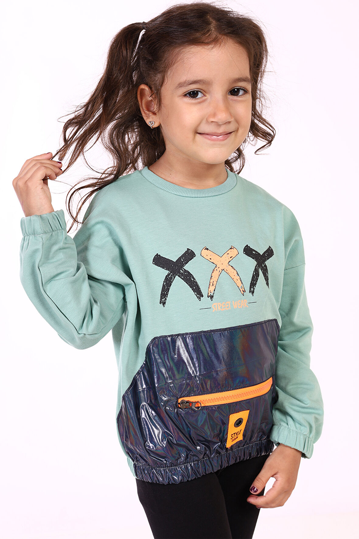 Toontoy Kız Çocuk Cep Detaylı Baskılı Sweatshirt