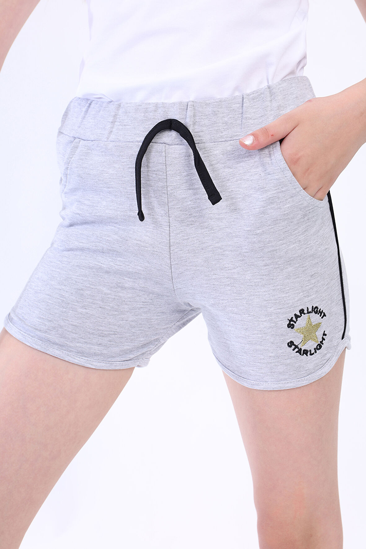 Toontoy Kız Çocuk Yıldız Arma Nakışlı Şort