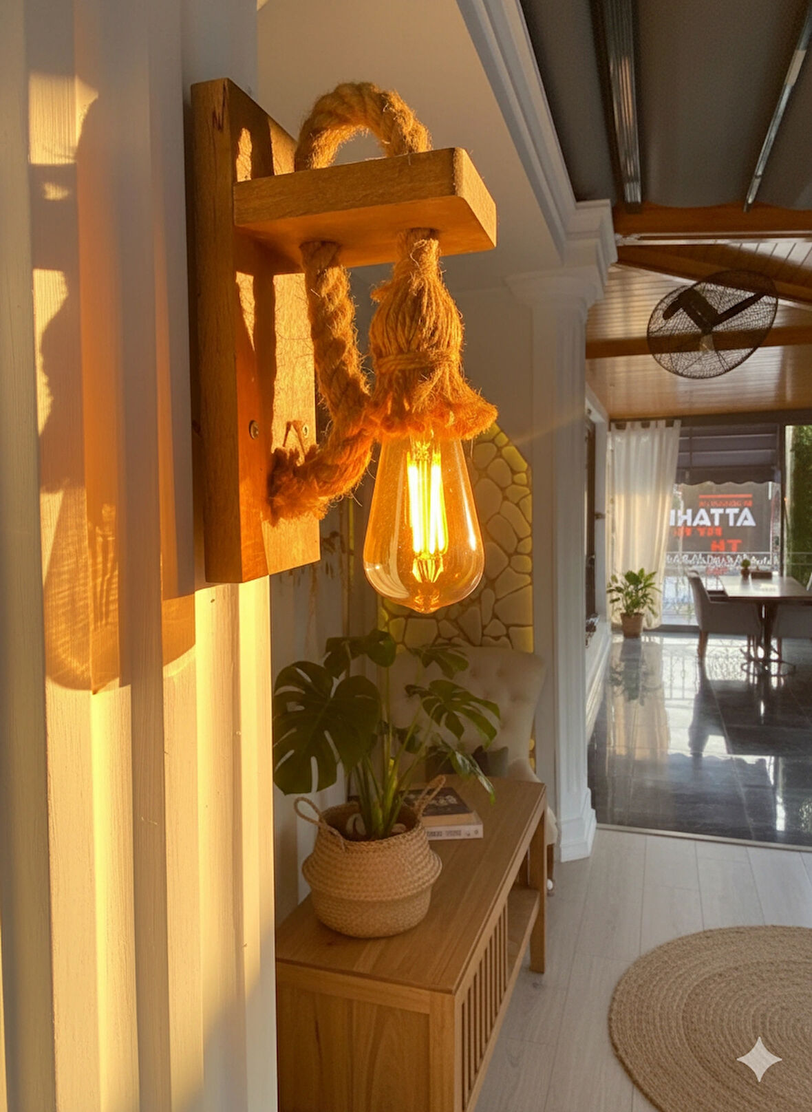 Ahşap Duvar Apliği