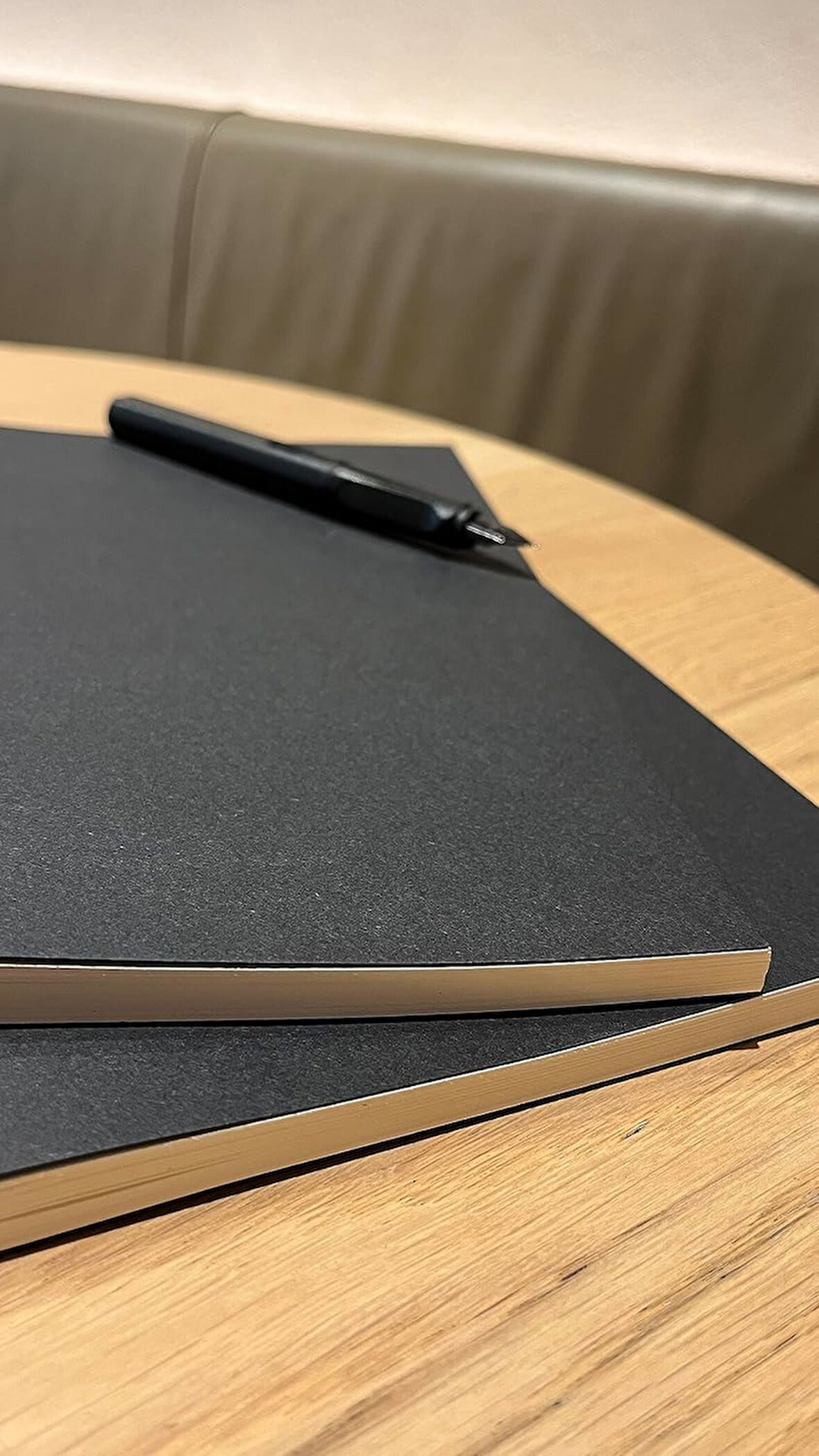 Tanıtım Amerikan Ciltli, A5 Noktalı Defter, 64 Yaprak, 90 gr. Ivory Kağıt, Ofis İçin İdeal, Plan (Siyah Kapak)