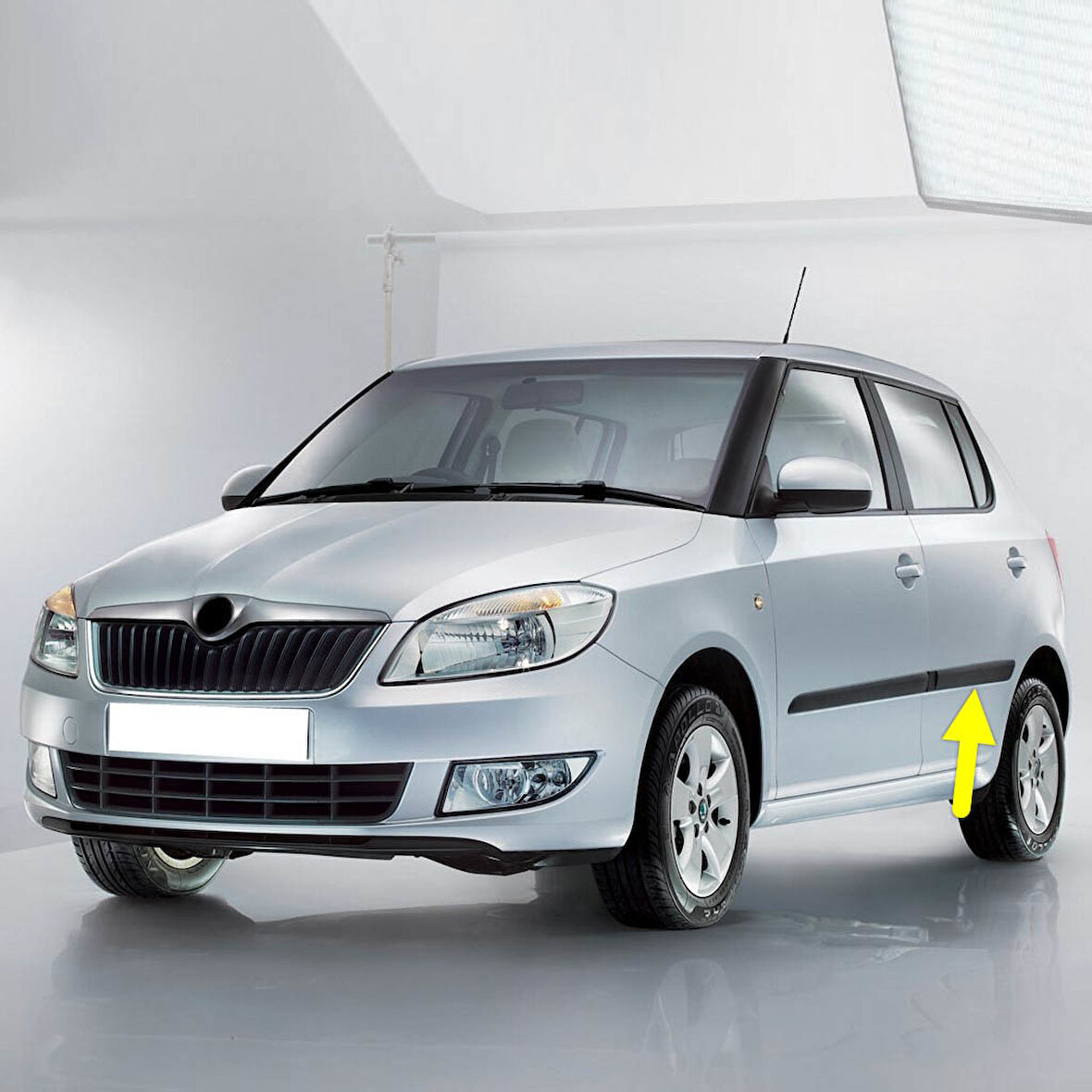 Skoda Fabia 2011-2014 Sol Arka Kapı Çıtası Düz 5J6853753