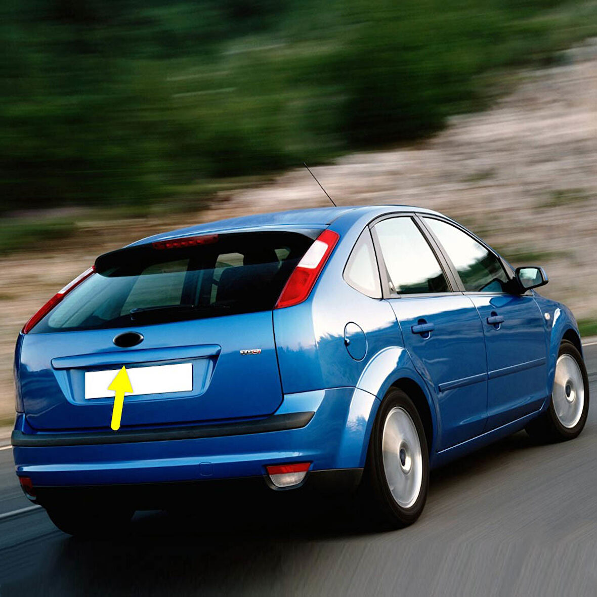 Ford Focus 2 HB 2005-2010 Arka Bagaj Kapağı Açma Kolu Düğmesi