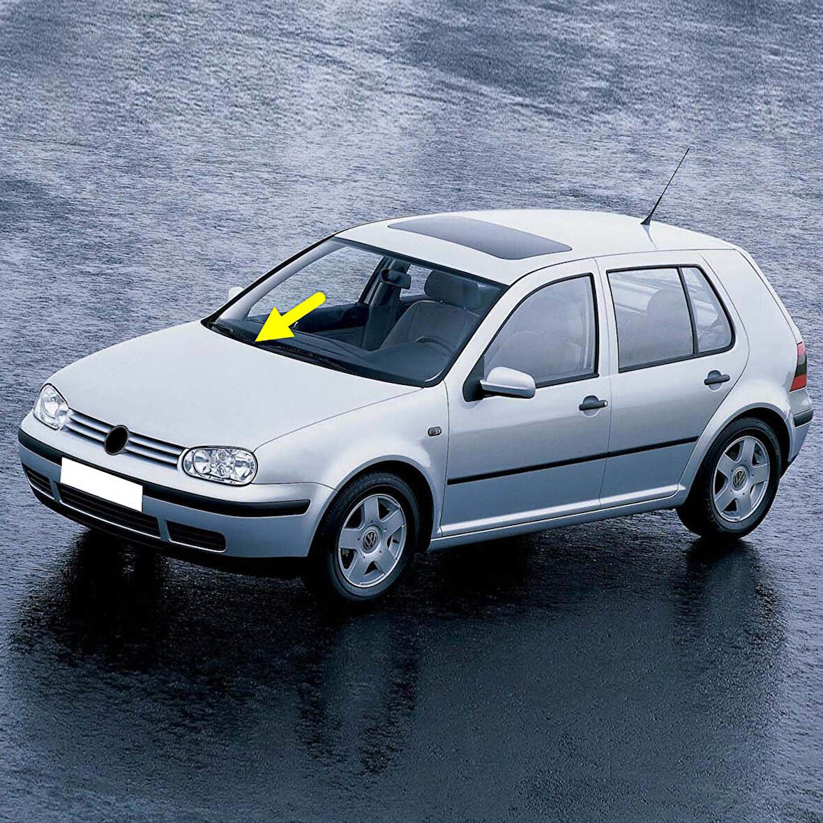 VW Golf 4 1998-2002 Ön Cam Sağ Silecek Kolu 1J1955410A