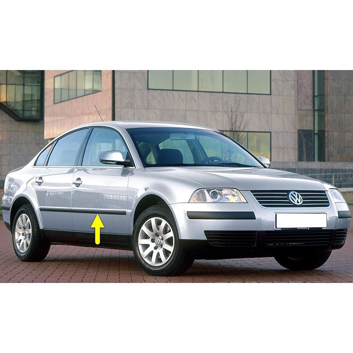 VW Passat B5.5 2001-2005 Sağ Ön Kapı Çıtası Siyah Plastik 3B0853516