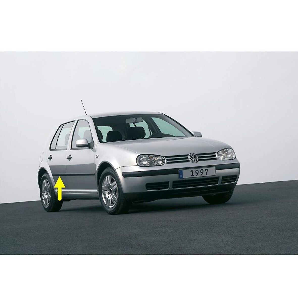VW Golf 4 1998-2004 Sağ Arka Kapı Çıtası Siyah Plastik 1J4853754D