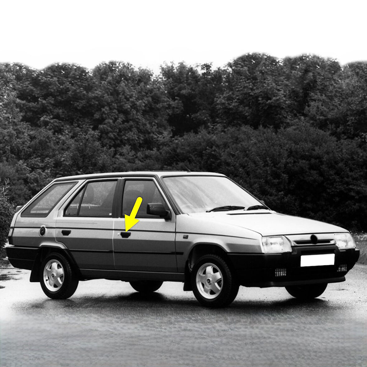 Skoda Forman 1988-1995 Sağ Ön Kapı Dış Açma Kolu 115988105