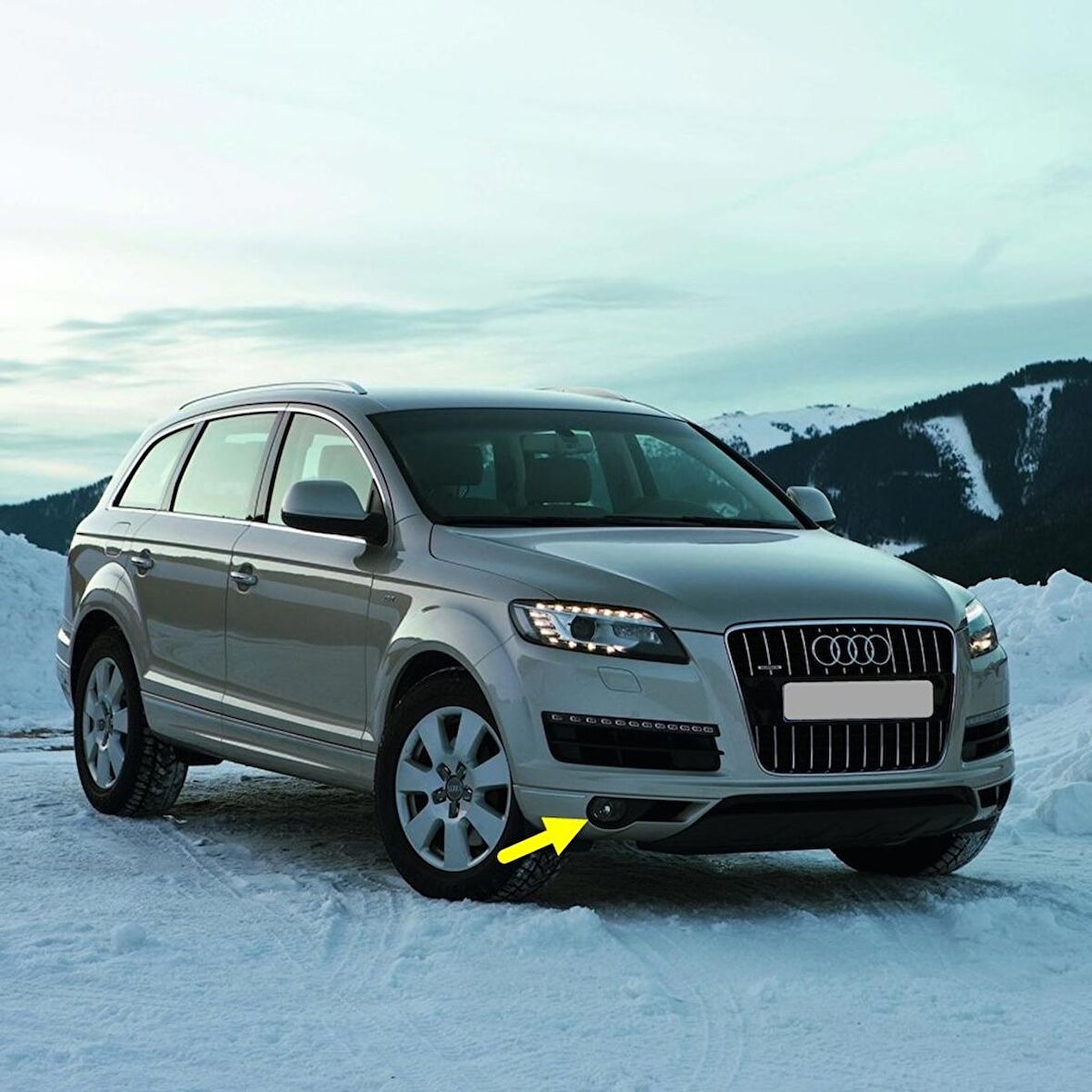 Audi Q7 2011-2015 Ön Tampon Sağ Sis Farı Çerçevesi Kapağı 4L0807490A