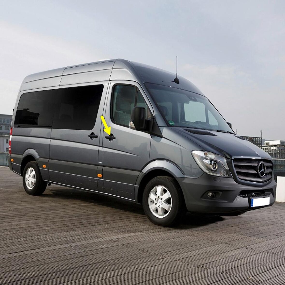 Mercedes Sprinter 2007-2016 Sağ Ön Kapı Dış Açma Kolu A9067600070