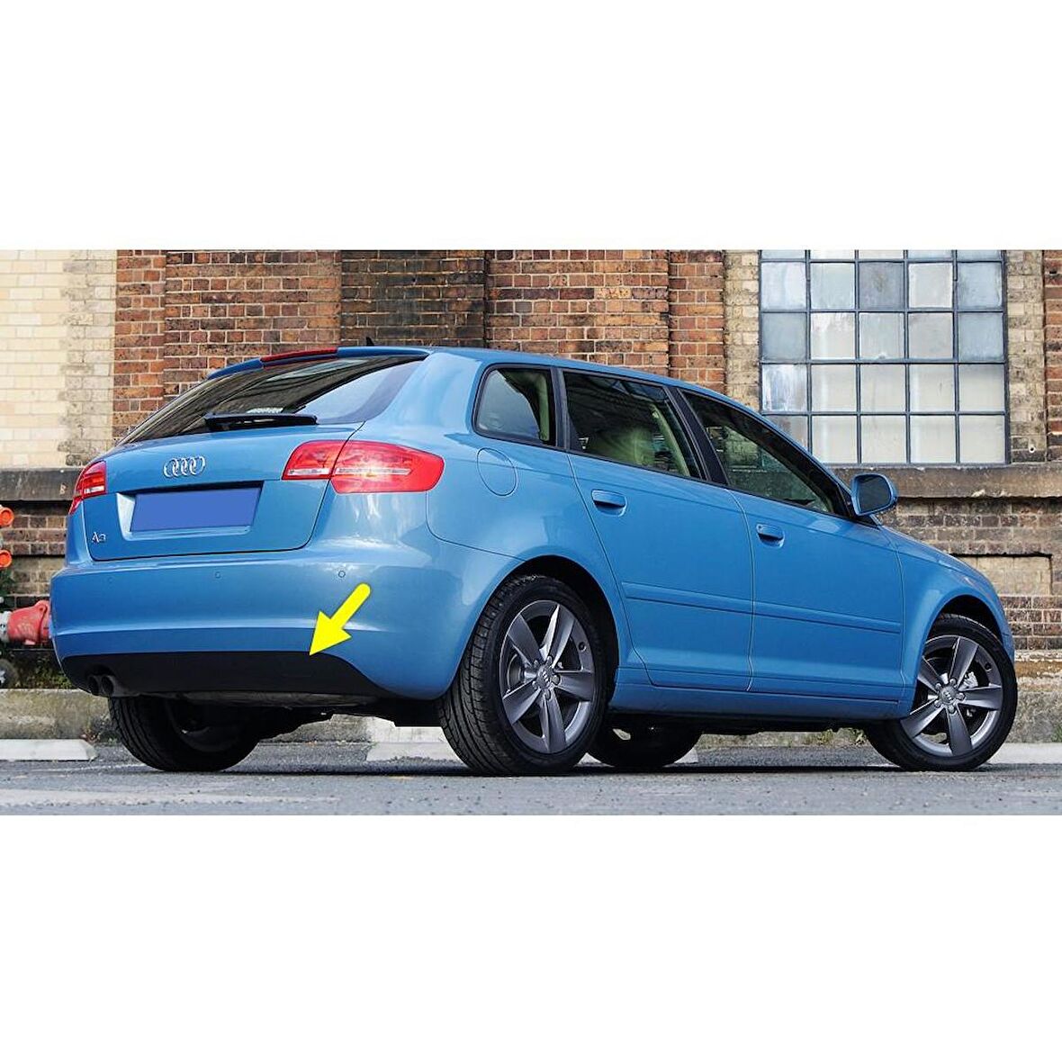 Audi A3 Sportback 2009-2012 Arka Tampon Çeki Demiri Kapağı 8P0807441A