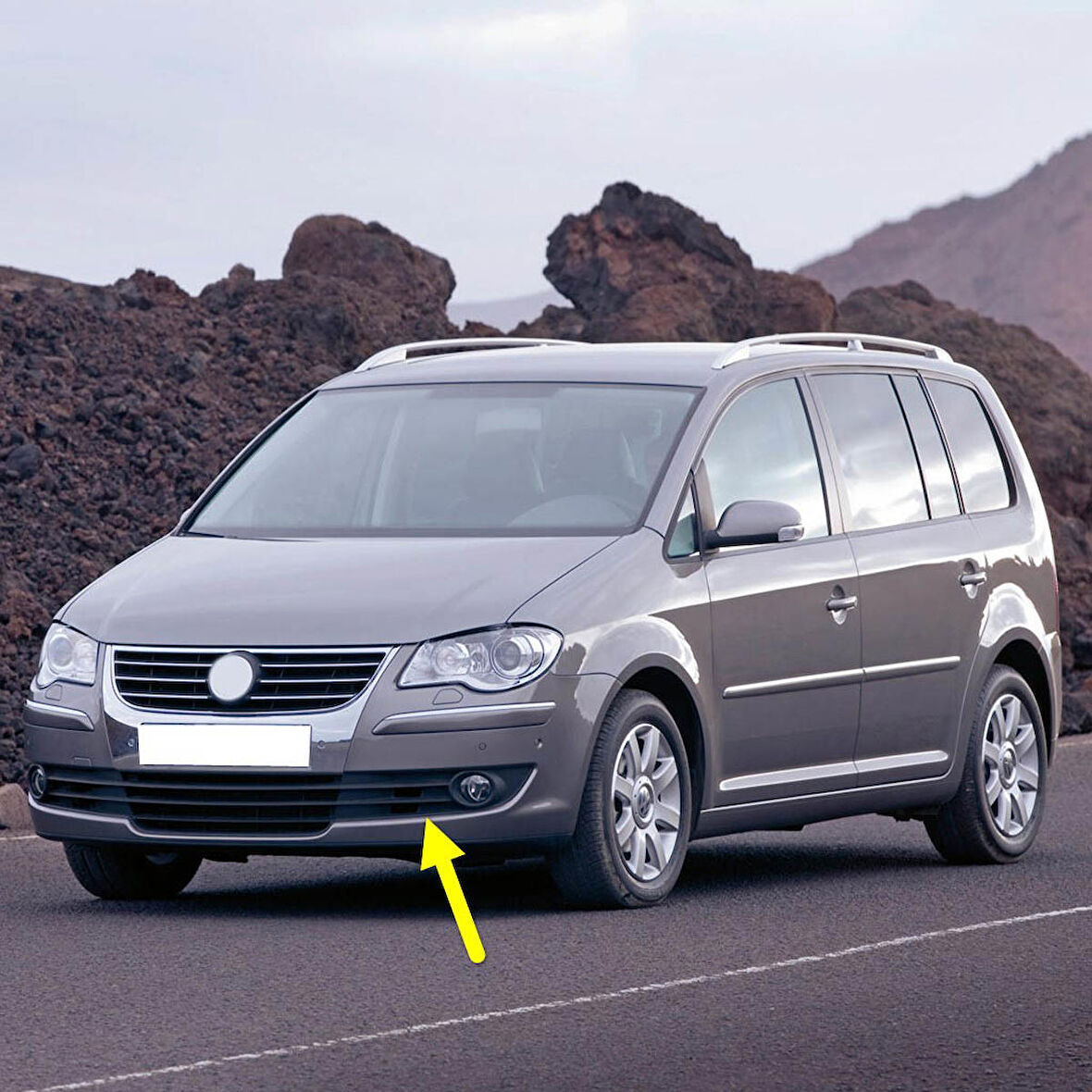 VW Touran 2009-2010 Ön Tampon Sol Sis Farı Çerçevesi 1T0853665K