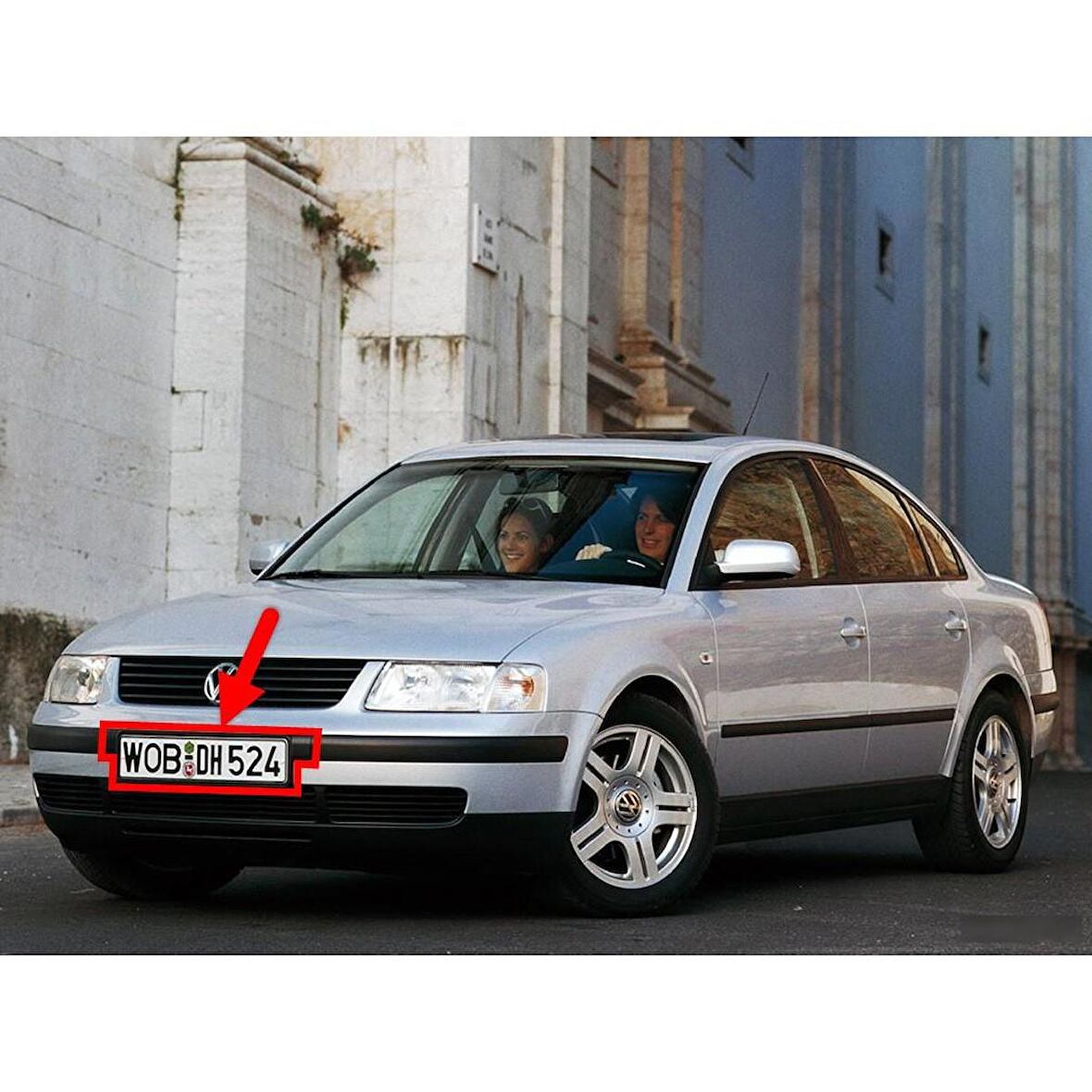 VW Passat B5 1997-2000 Ön Tampon Orta Plakalık Altı Plastik 3B0807719