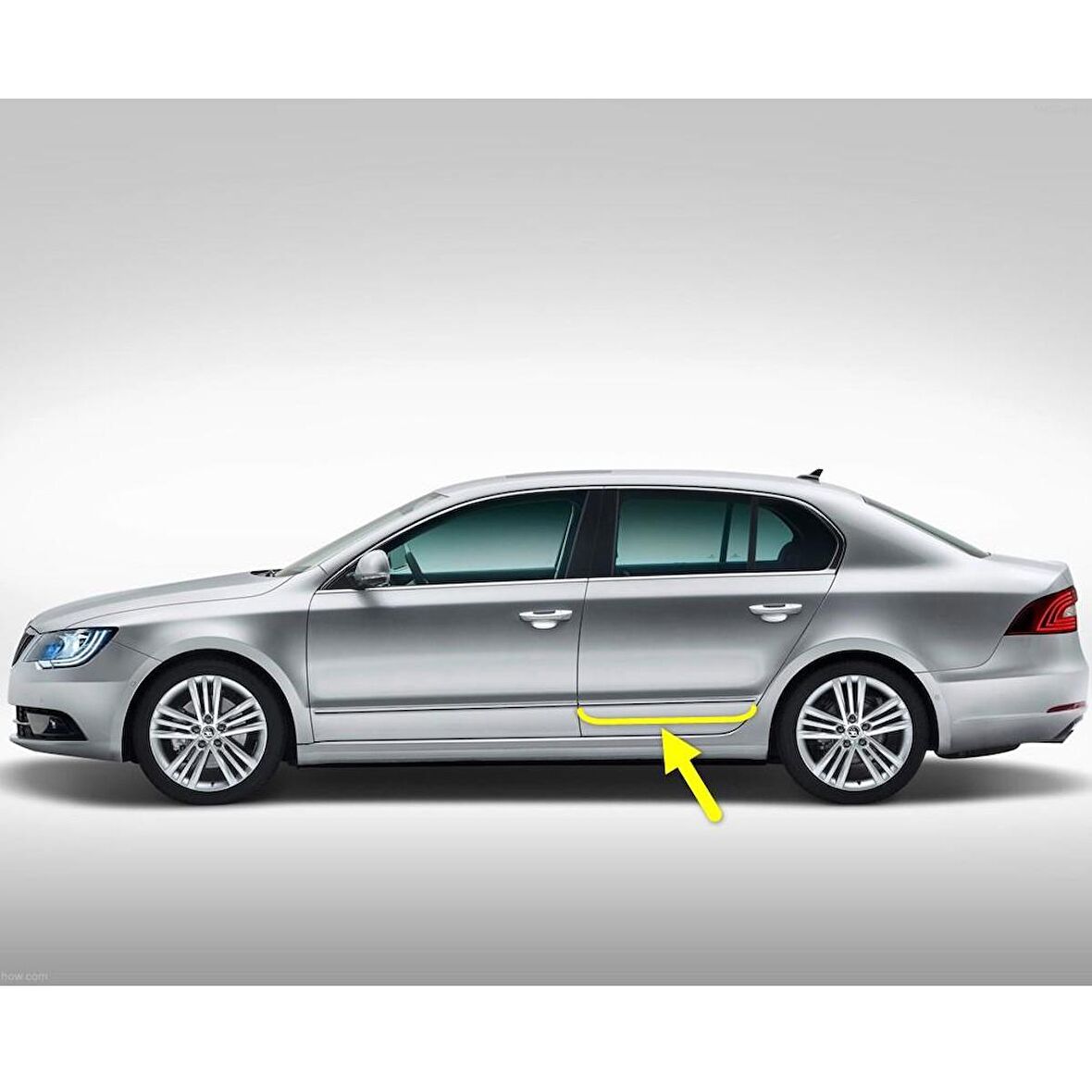 Skoda Superb 2 2014-2015 Sol Arka Kapı Krom Çıtası 3T0853753