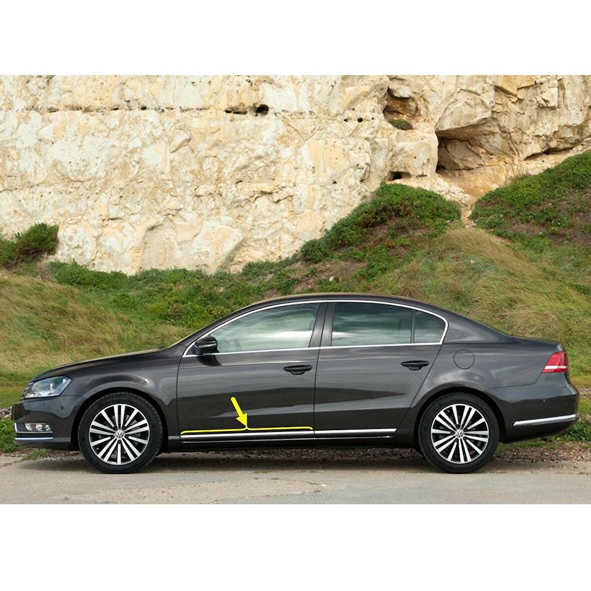 VW Passat B7 2011-2014 Sol Ön Kapı Alt Krom Çıtası 3AA854939A