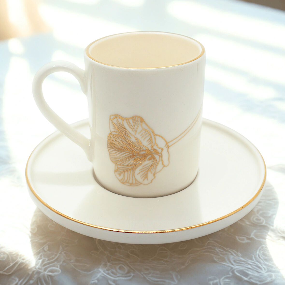 Altın Çiçek Desenli 6 Kişilik Porselen Kahve Fincan Takımı