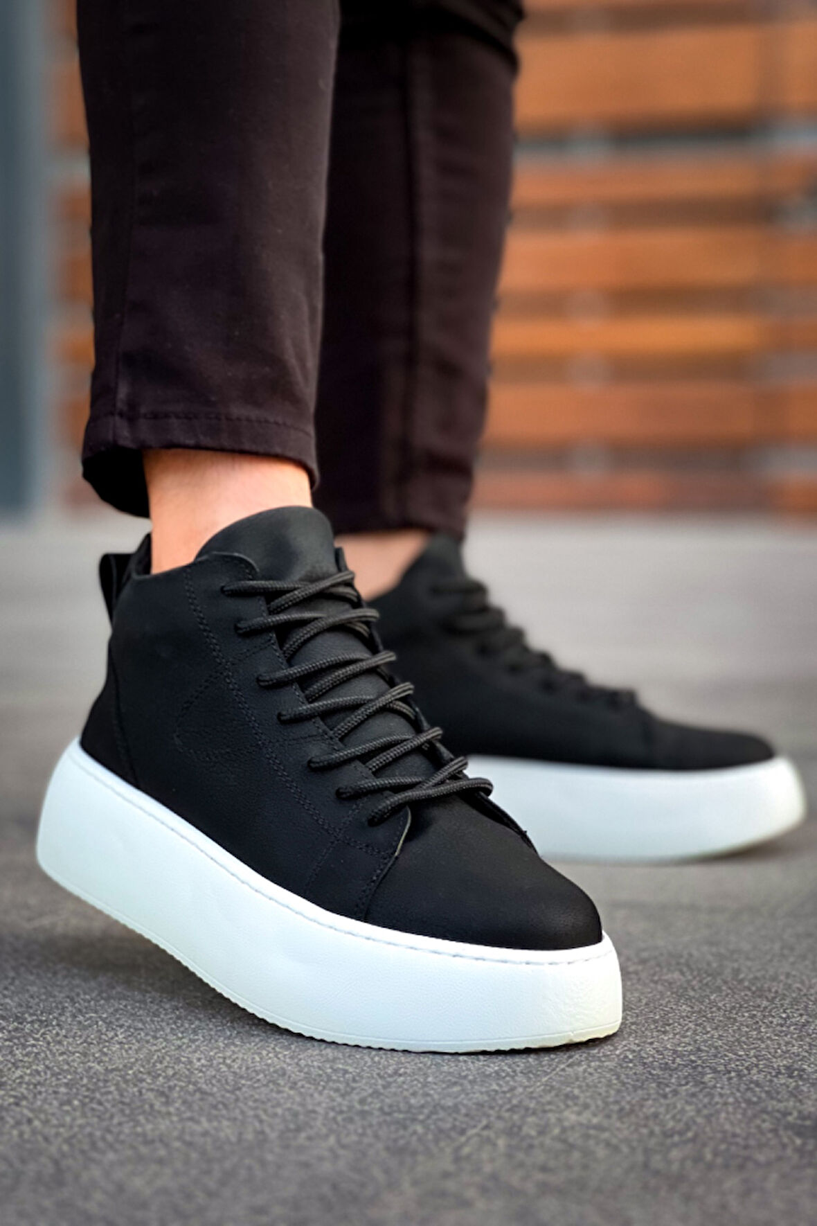 Pabucmarketi Bağcıklı Erkek Spor Bot SİYAH (BEYAZ TABAN)