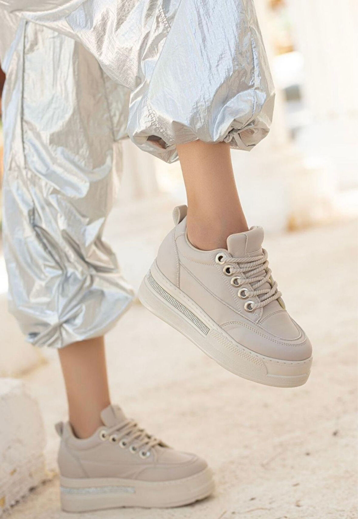 Pabucmarketi Bej Suni Deri Bağcıklı Kadın Sneaker Ayakkabı