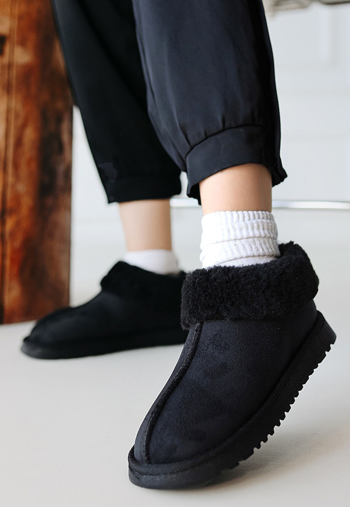 Pabucmarketi Siyah Süet Kadın Bot