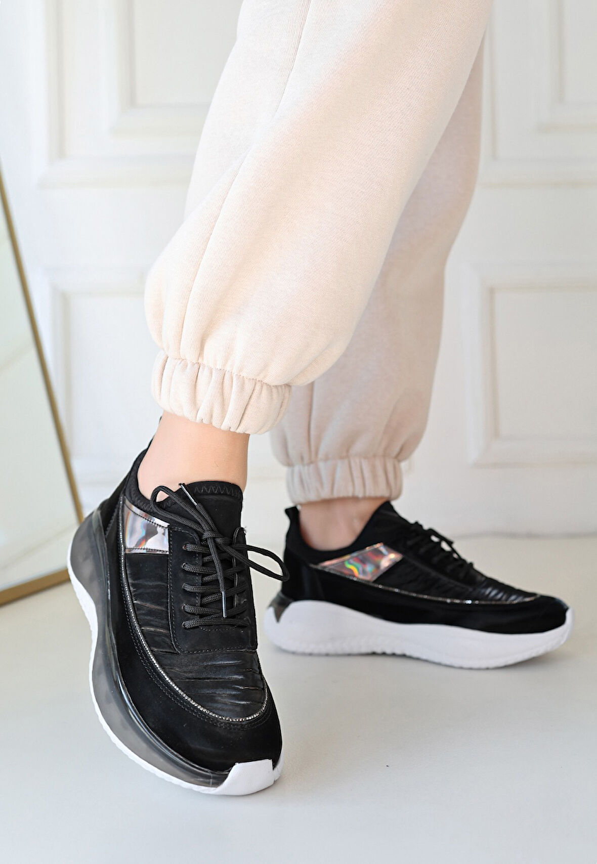 Pabucmarketi Siyah Rugan Bağcıklı Kadın Sneaker Ayakkabı