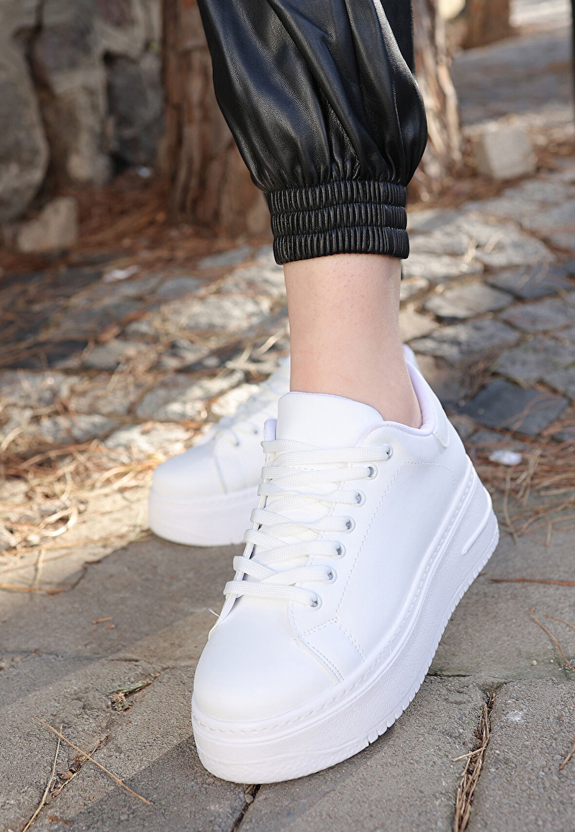 Pabucmarketi Beyaz Suni Deri Bağcıklı Kadın Sneaker Ayakkabı